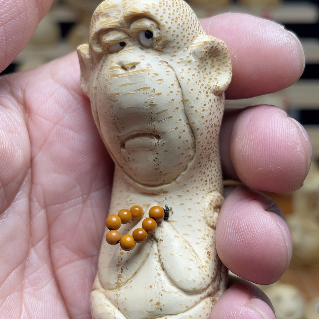 财***࿐竹竹根雕猴子手把件