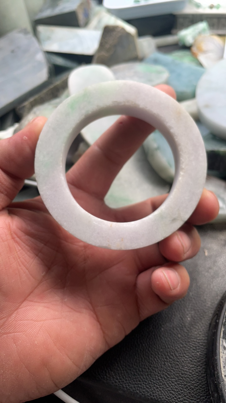 天然缅甸翡翠手镯