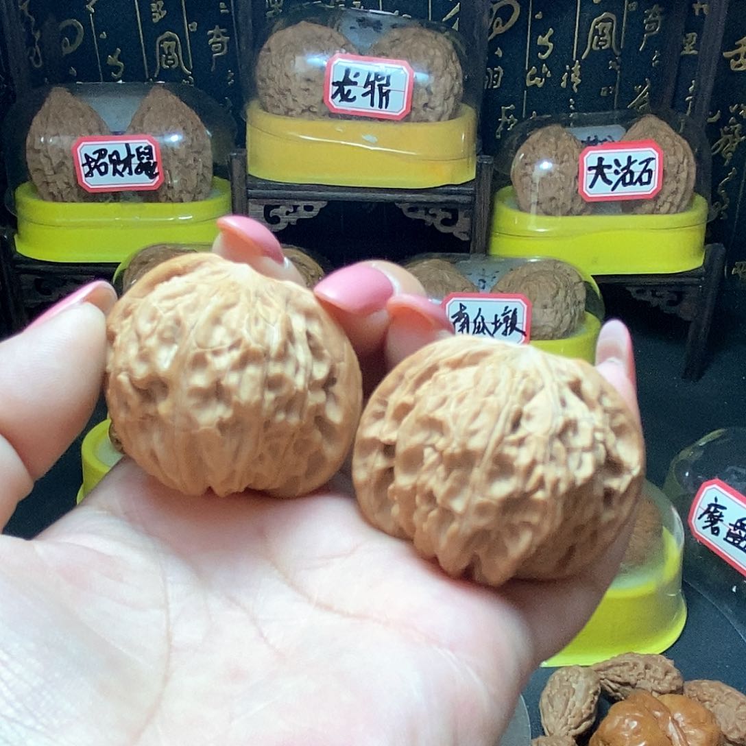 文玩核桃把件l****o磨盘