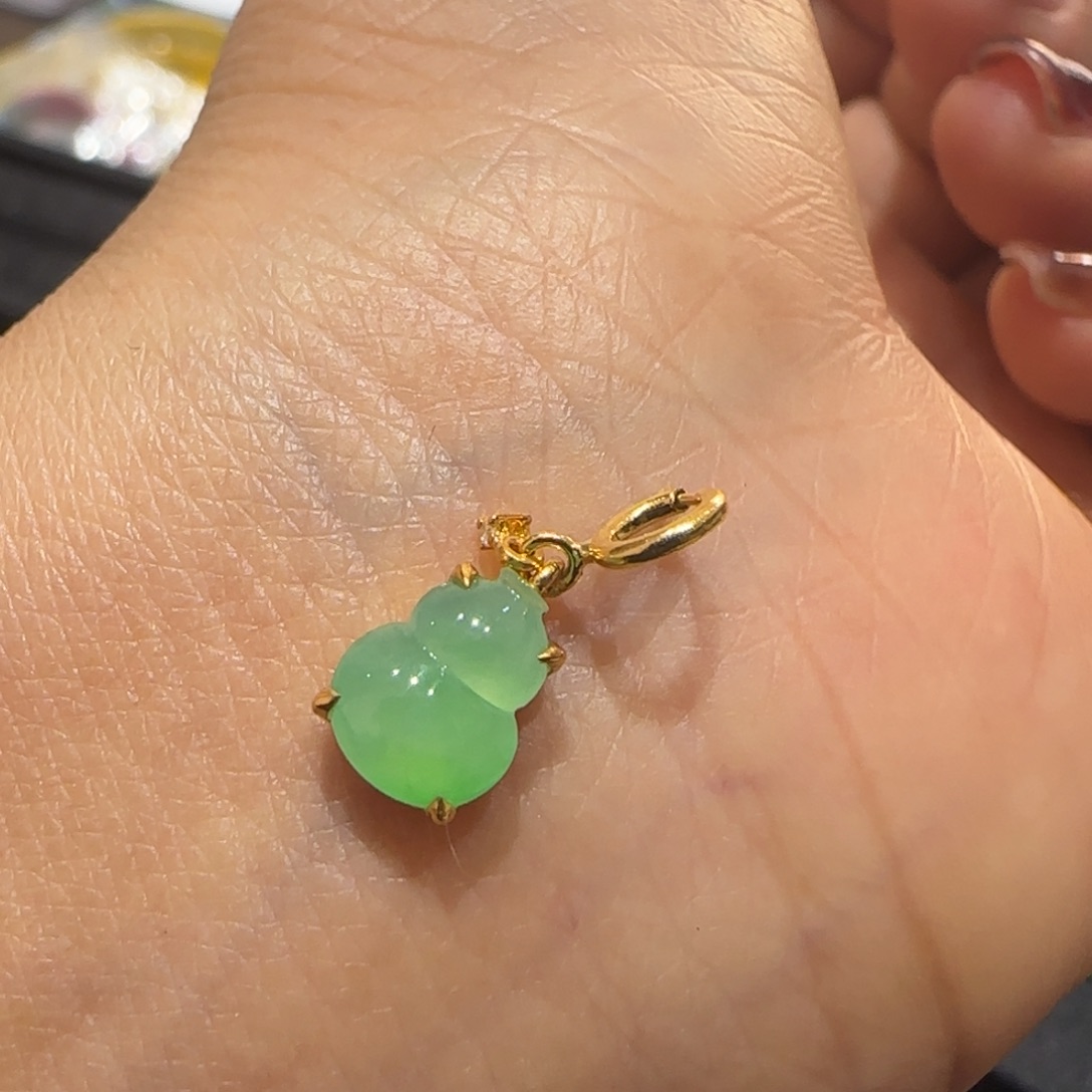 翡翠颈饰18K金镶嵌葫芦