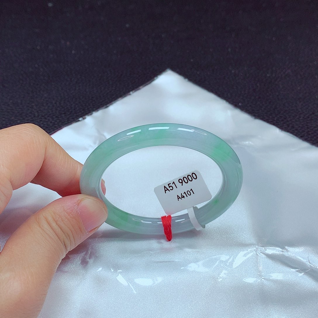 翡翠手镯未镶嵌手镯51