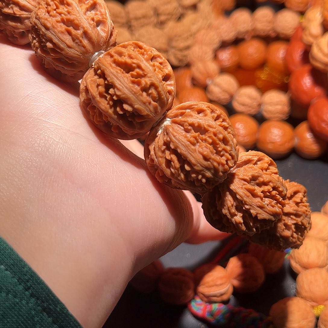 手串文玩核桃和*手持