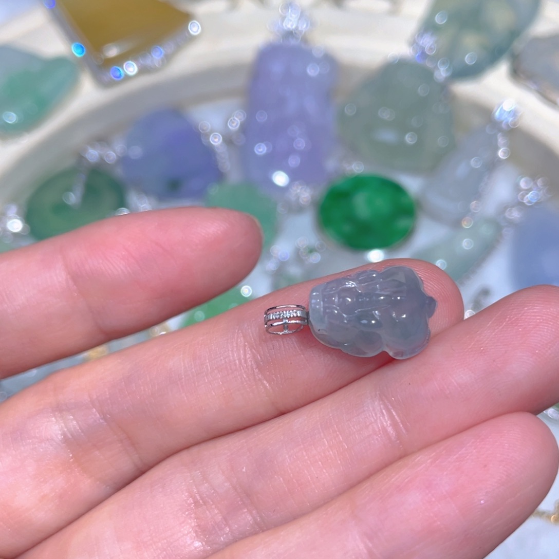 翡翠颈饰18K金镶嵌翡翠