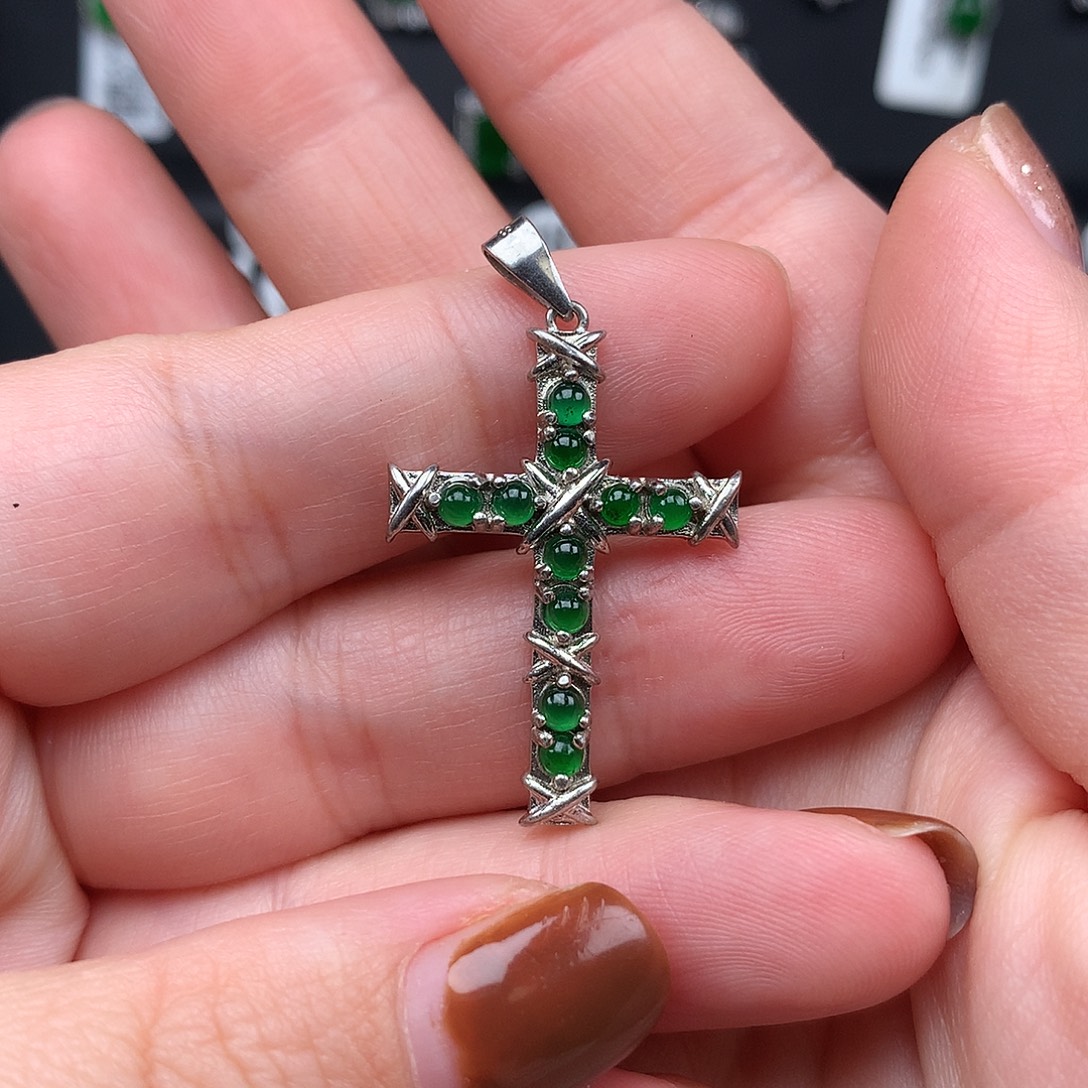 岁***痕翡翠银S925镶嵌颈饰