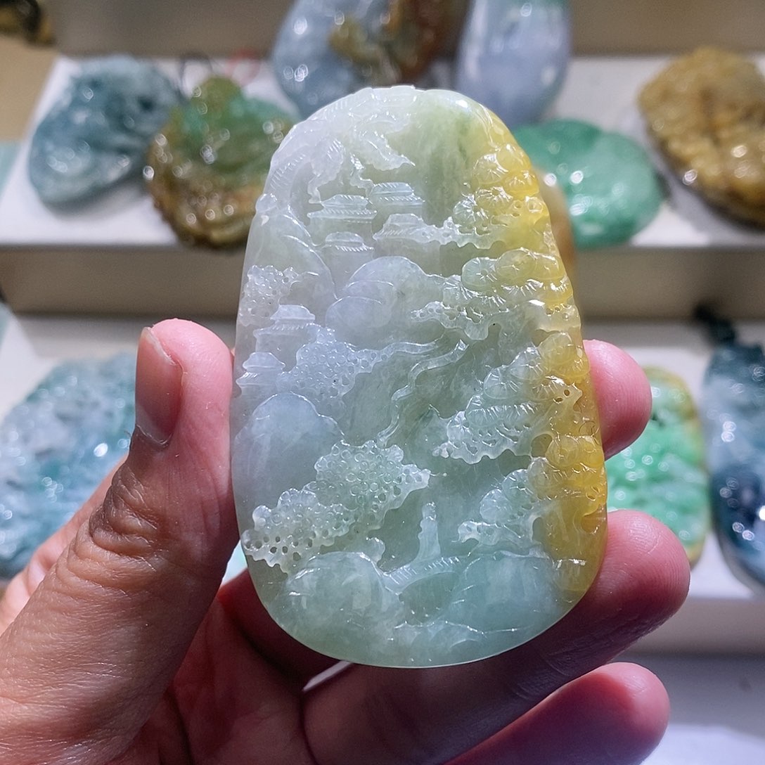 【闪购商品】翡翠颈饰未镶嵌山水