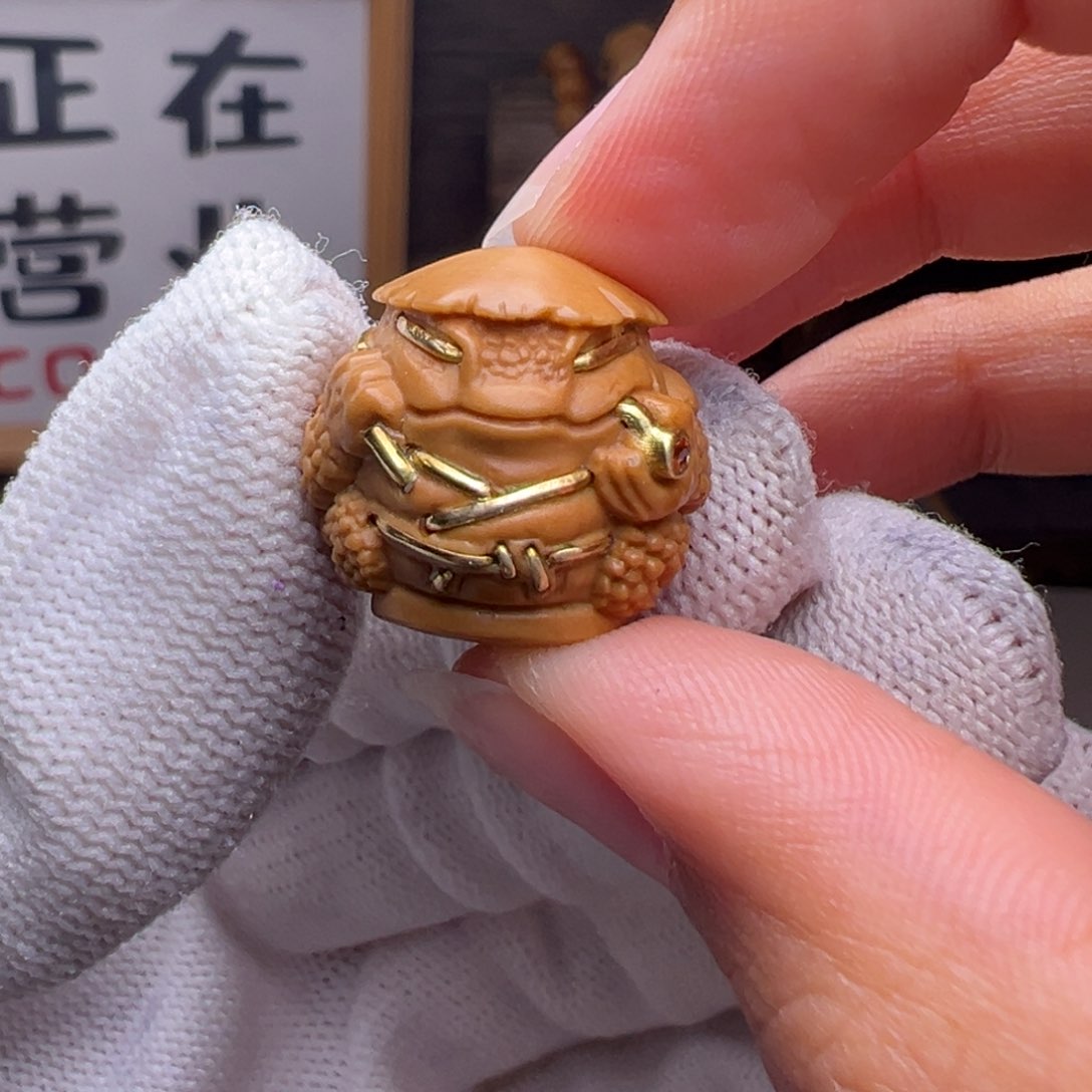 文玩核桃把件镶嵌款金蟾钓鱼18➕尺寸全品有正常封口线