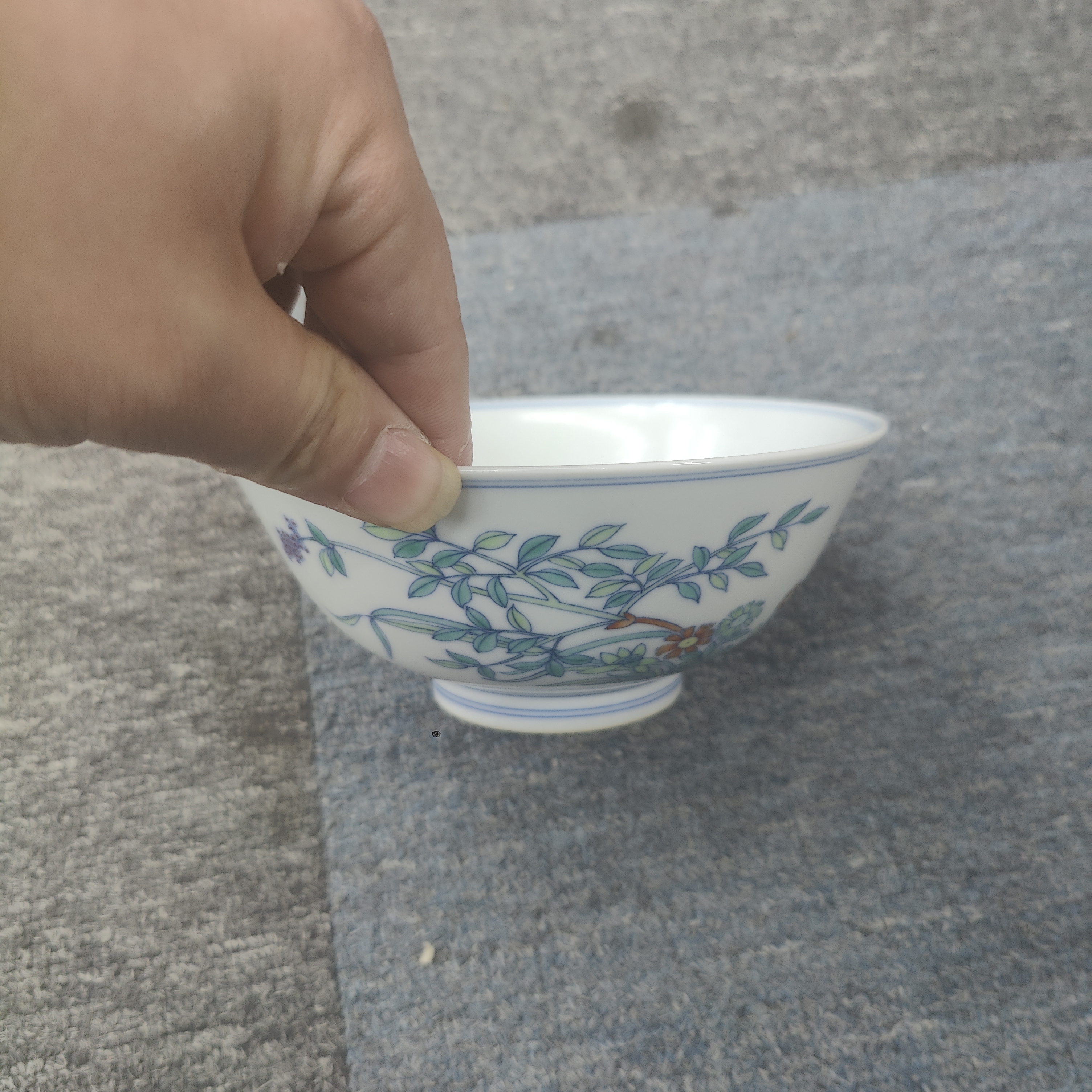 古陶瓷斗彩花卉碗