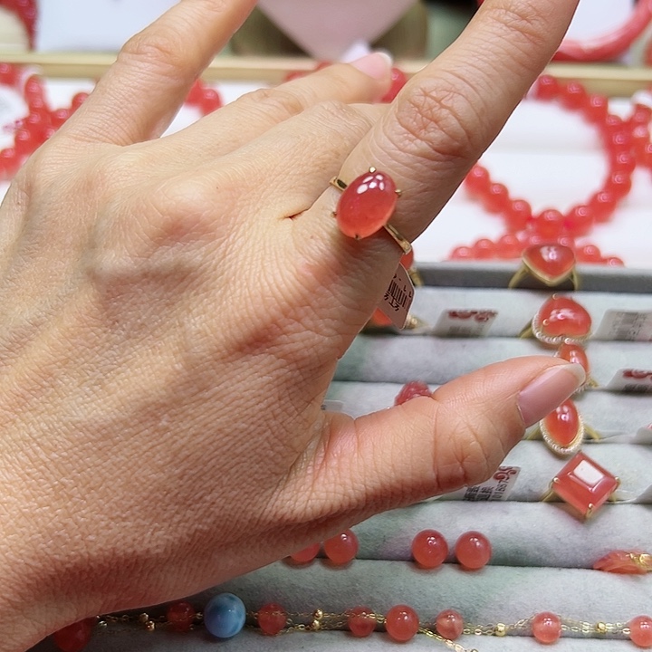 菱锰矿（红纹石）戒指18K金镶嵌