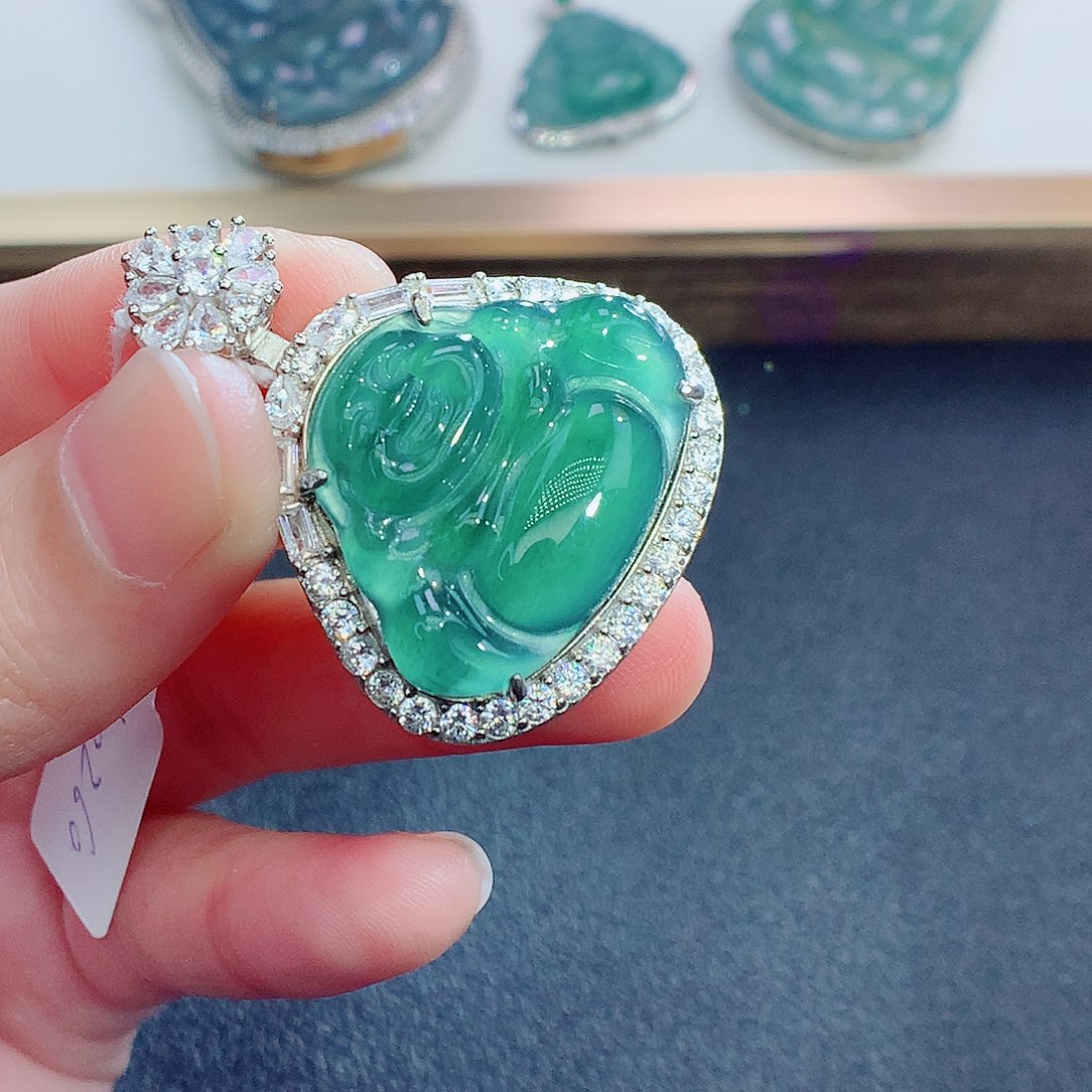 翡翠颈饰银S925镶嵌翡翠