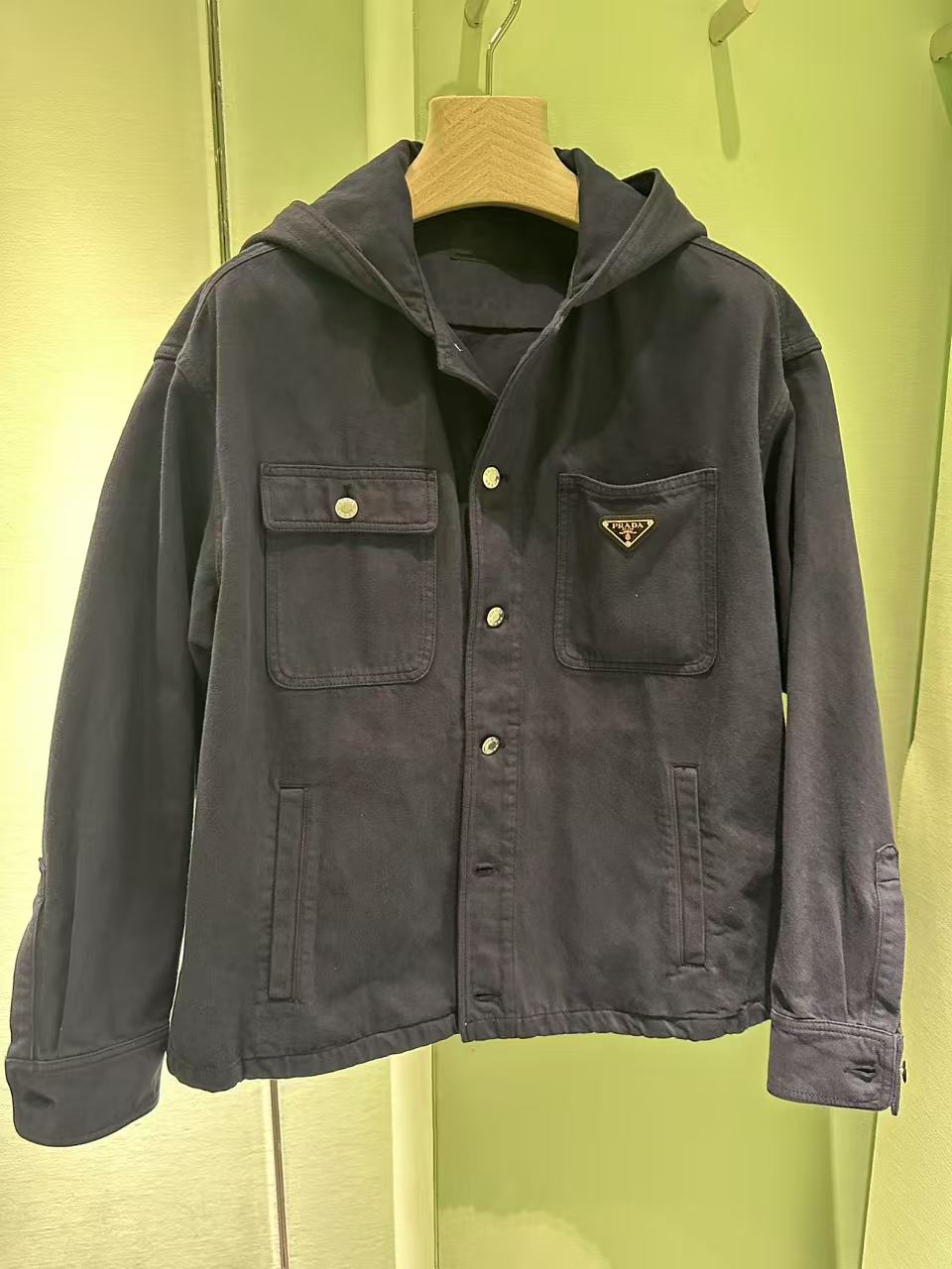 未使用 Prada/普拉达 薄款单排扣夹克连帽上衣户外外套时尚