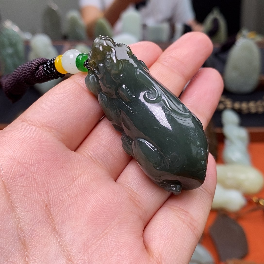 颈饰未镶嵌和田玉