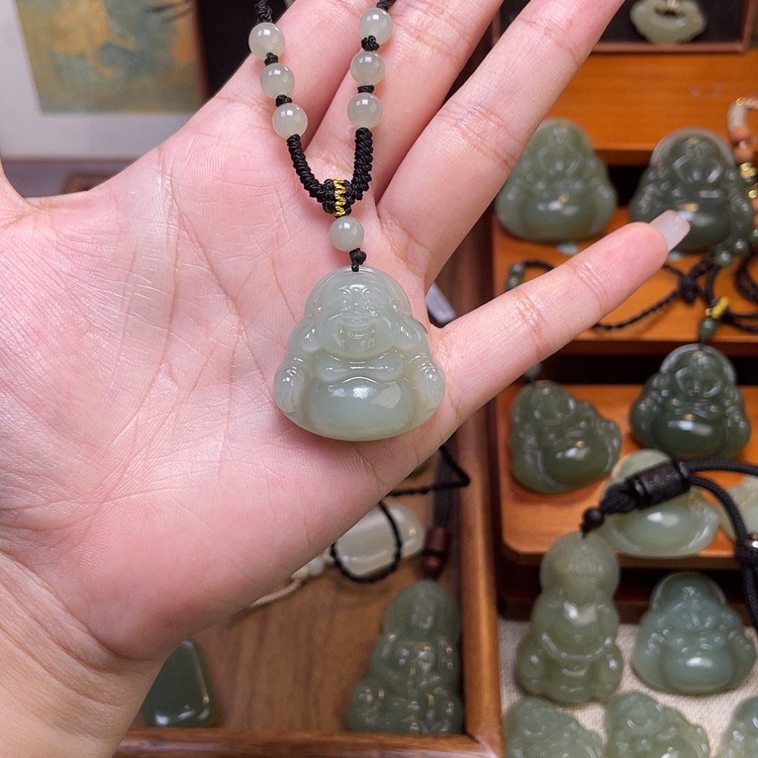 ゜***掉和田玉未镶嵌颈饰30佛