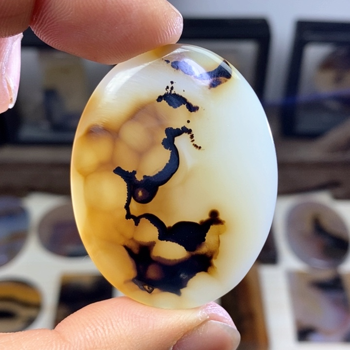 玛瑙/玉髓颈饰未镶嵌