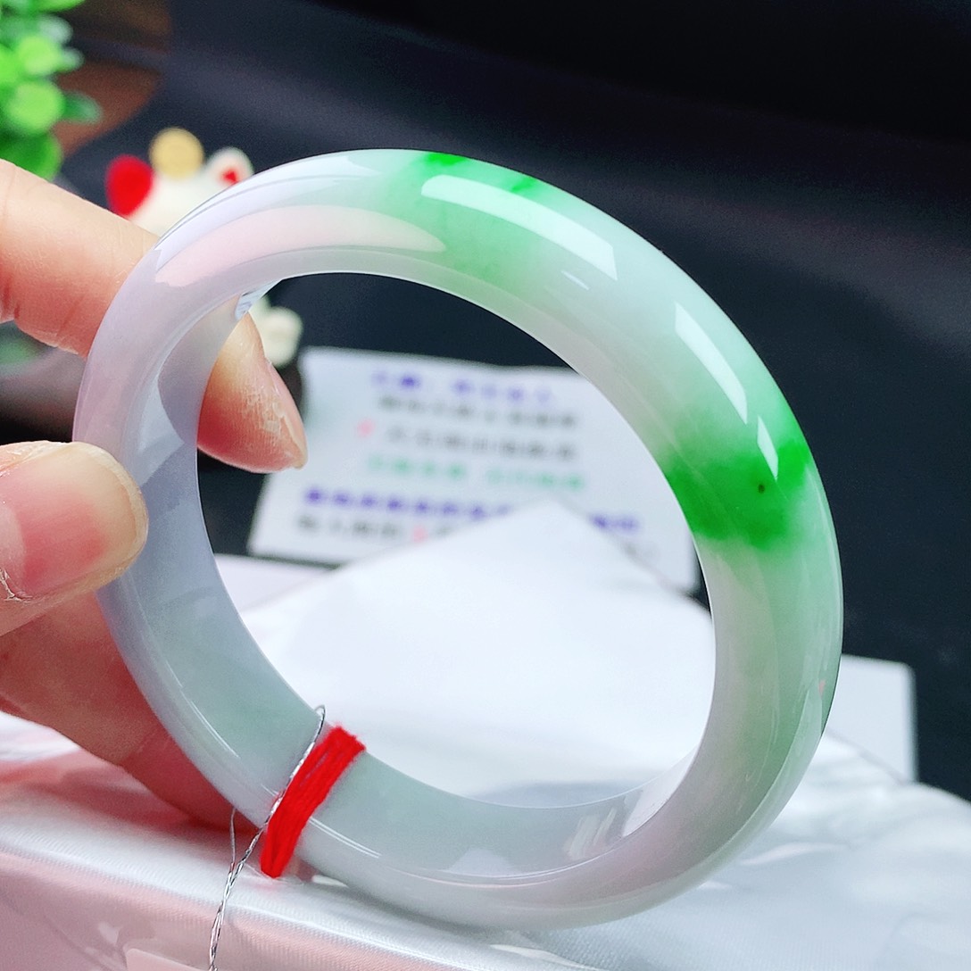 翡翠手镯未镶嵌60轮胎