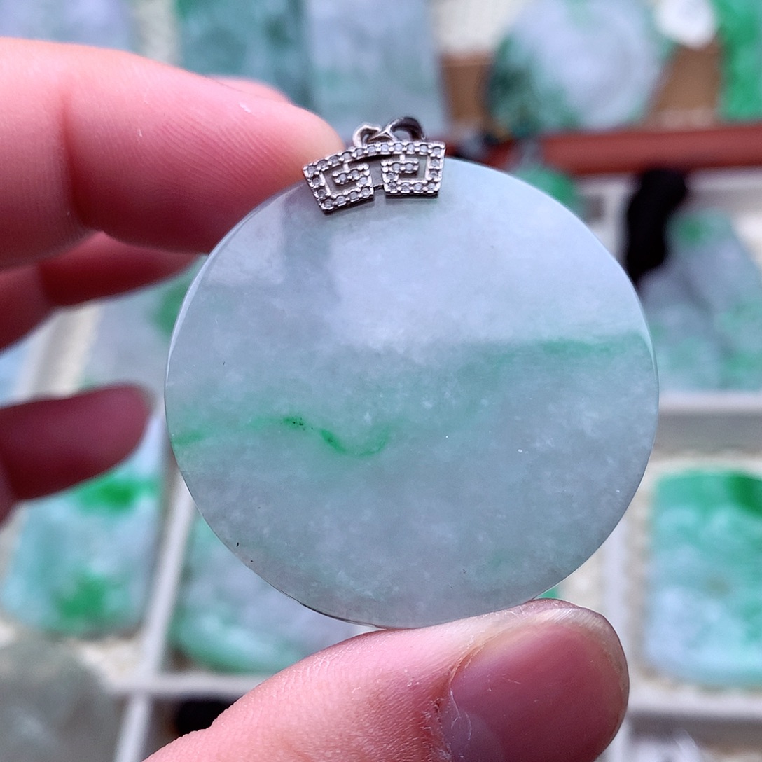 翡翠未镶嵌吊坠(不含链)