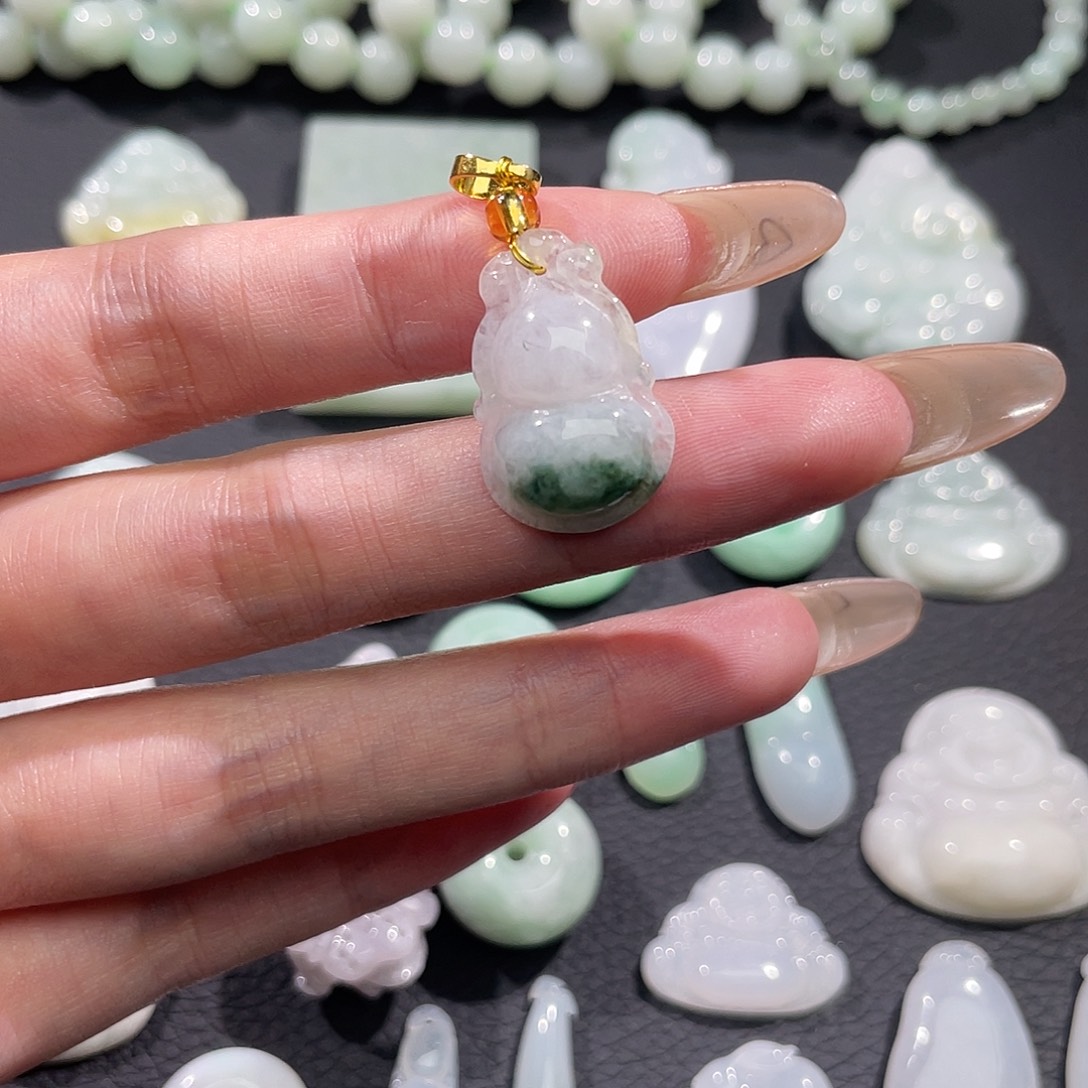 屁***气翡翠未镶嵌吊坠(不含链)