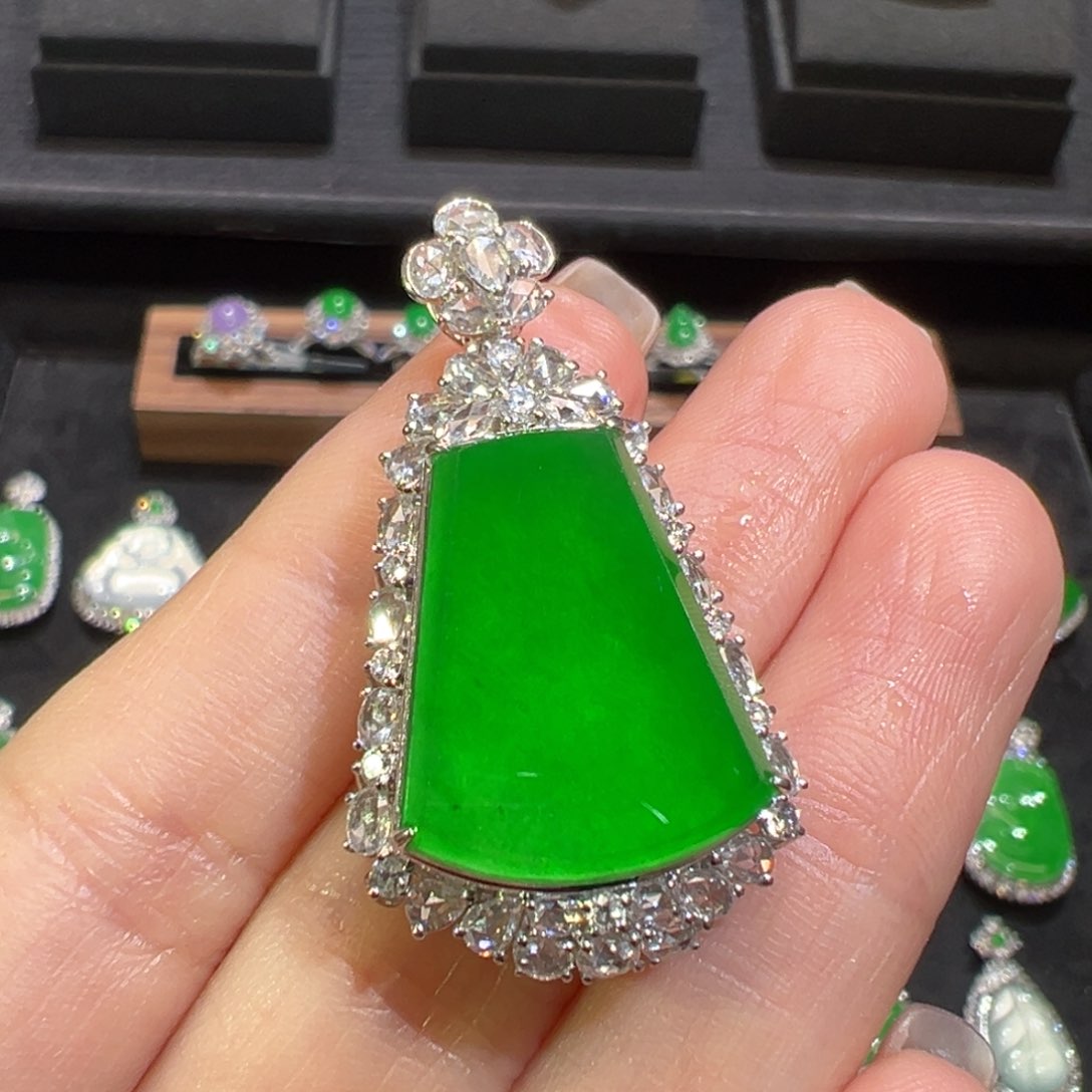 翡翠颈饰18K金镶嵌小*酒分单