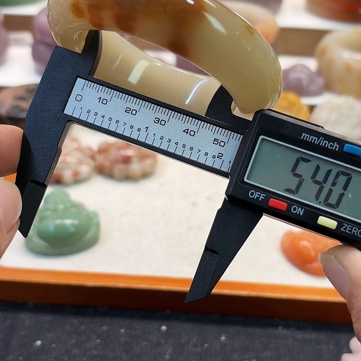 石英岩玉未镶嵌手镯