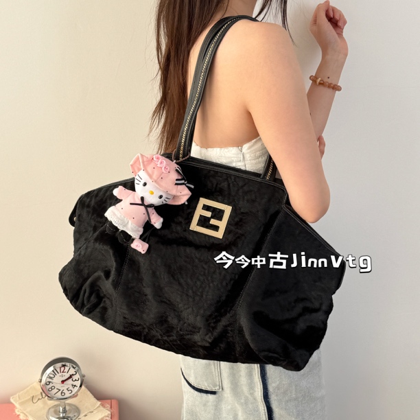 95新 FENDI/芬迪 金扣马毛托特单肩包