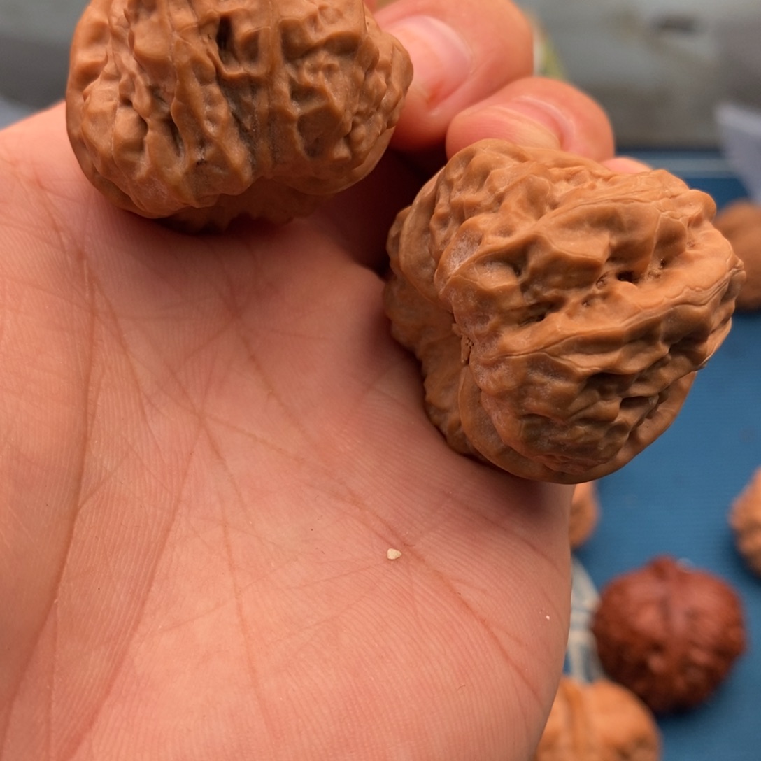普***瑞文玩核桃吊坠三角毕业蛙