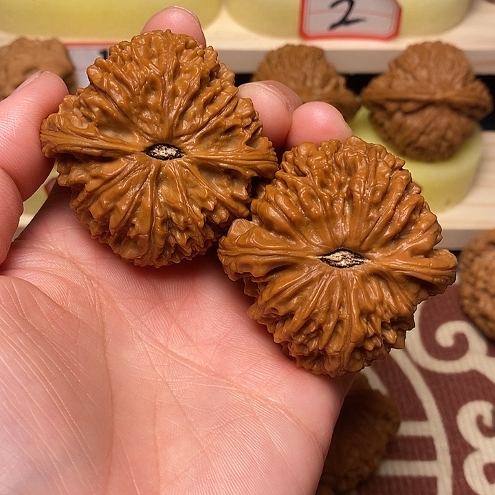 文玩核桃吊坠47球疆精配