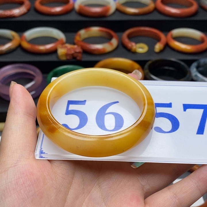 石英质玉（黄龙玉）手镯未镶嵌