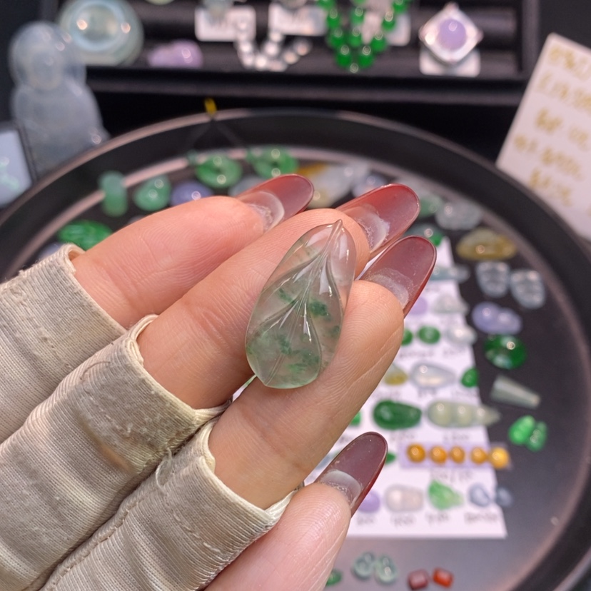 【闪购商品】翡翠挂件未镶嵌叶子