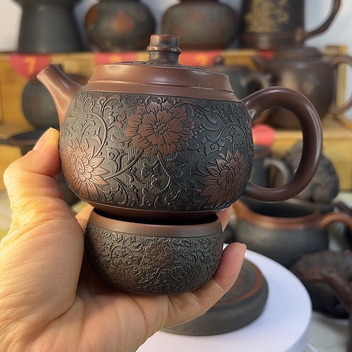 广西钦州坭兴陶茶壶