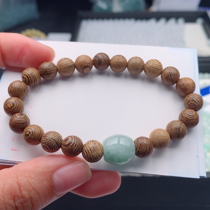 翡翠未镶嵌手链多样性