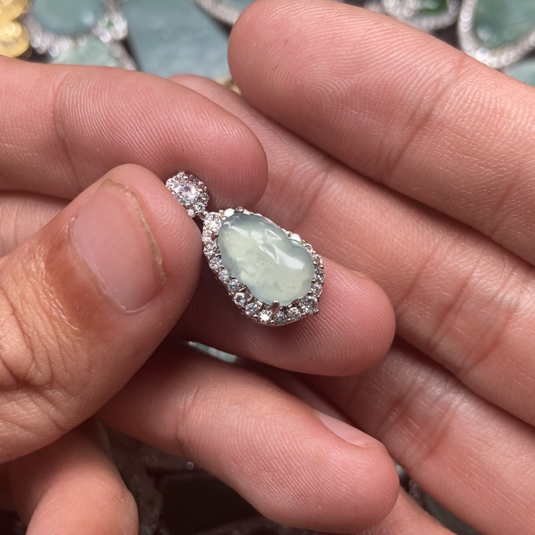 翡翠未镶嵌吊坠(不含链)