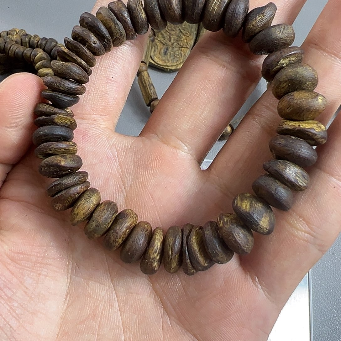 沉香沉香枕奇楠沉香随型壳子料单圈