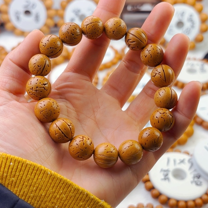 遇*，东北脑纹桃核13正圆