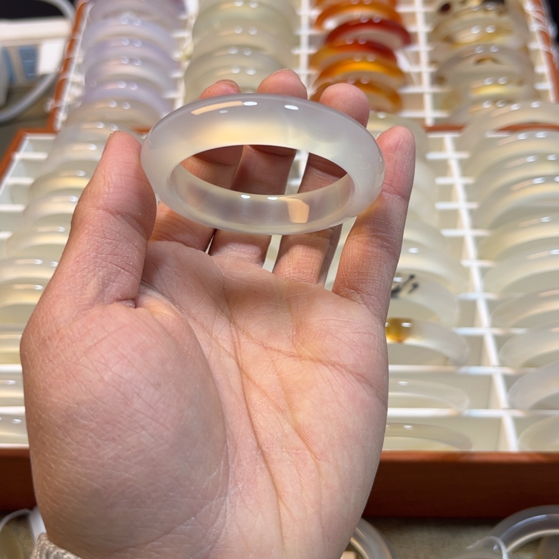 玛瑙/玉髓未镶嵌手镯