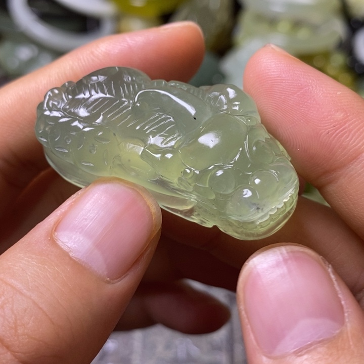 岫玉岫玉颈饰未镶嵌