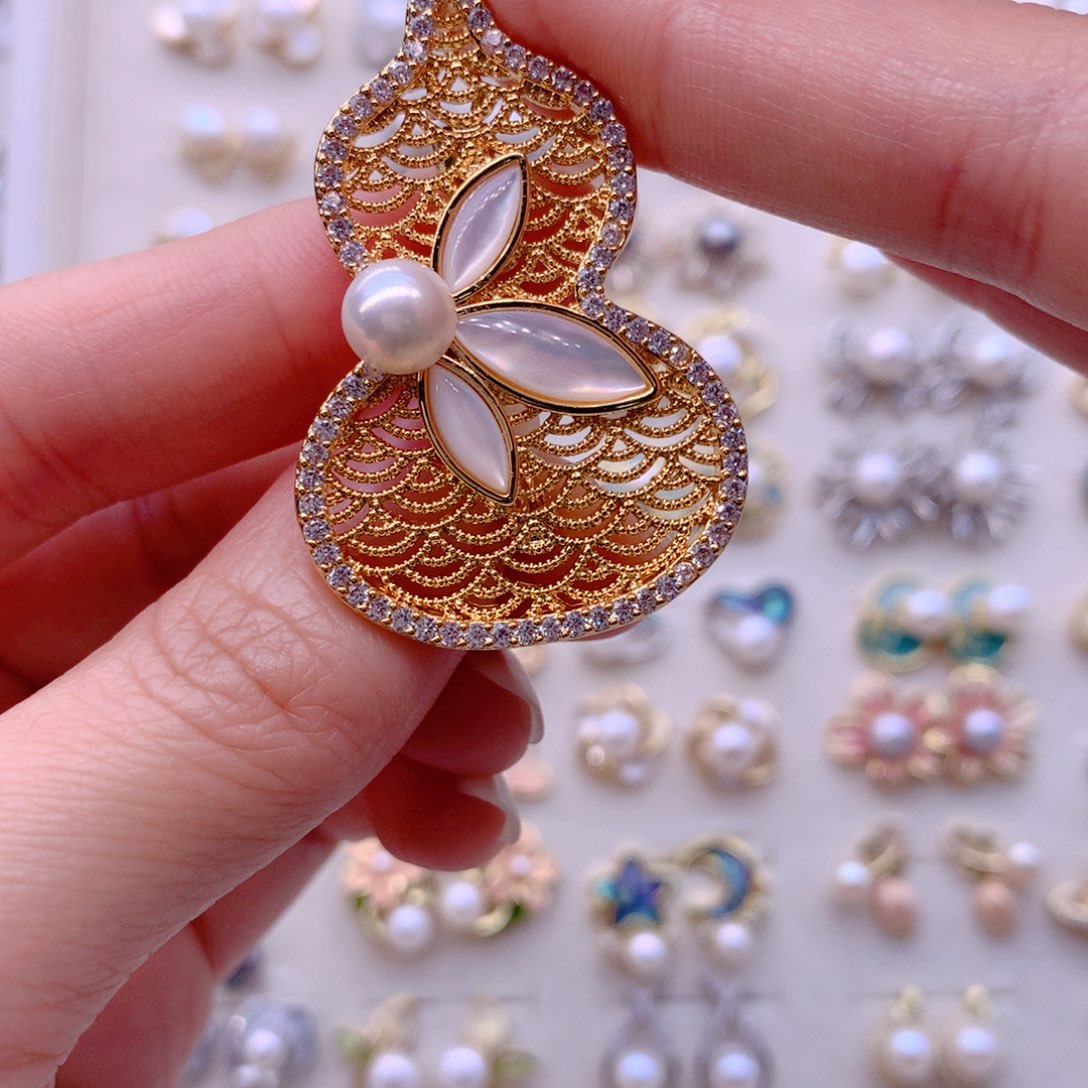 淡水珍珠耳饰合金