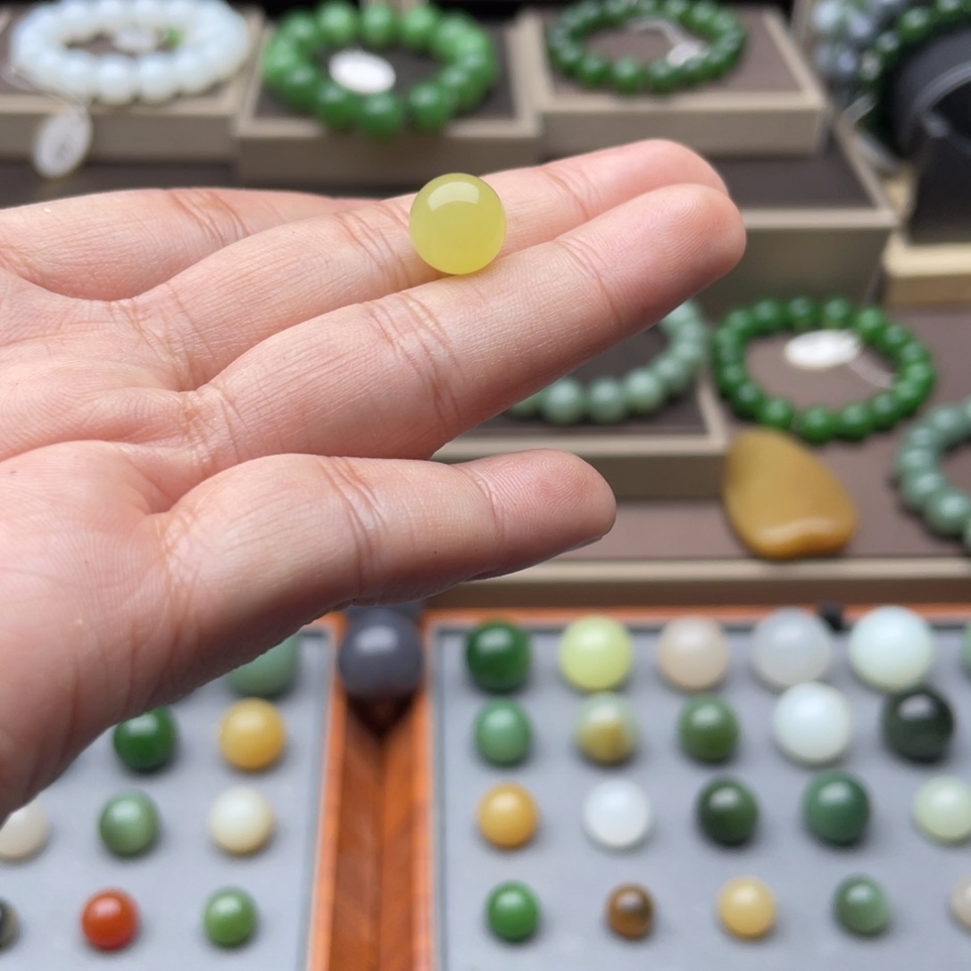 老***中和田玉未镶嵌手链