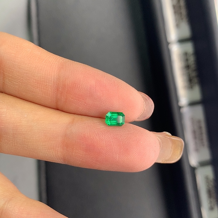 祖母绿裸石未镶嵌0.44ct 斯瓦特 沃顿绿