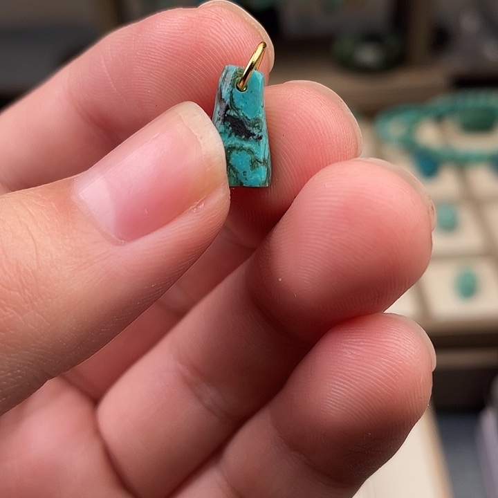 绿松石未镶嵌吊坠