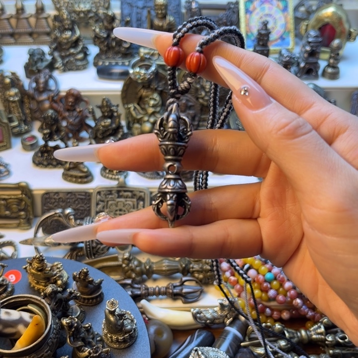 男***择泥塑闪价漏价一件