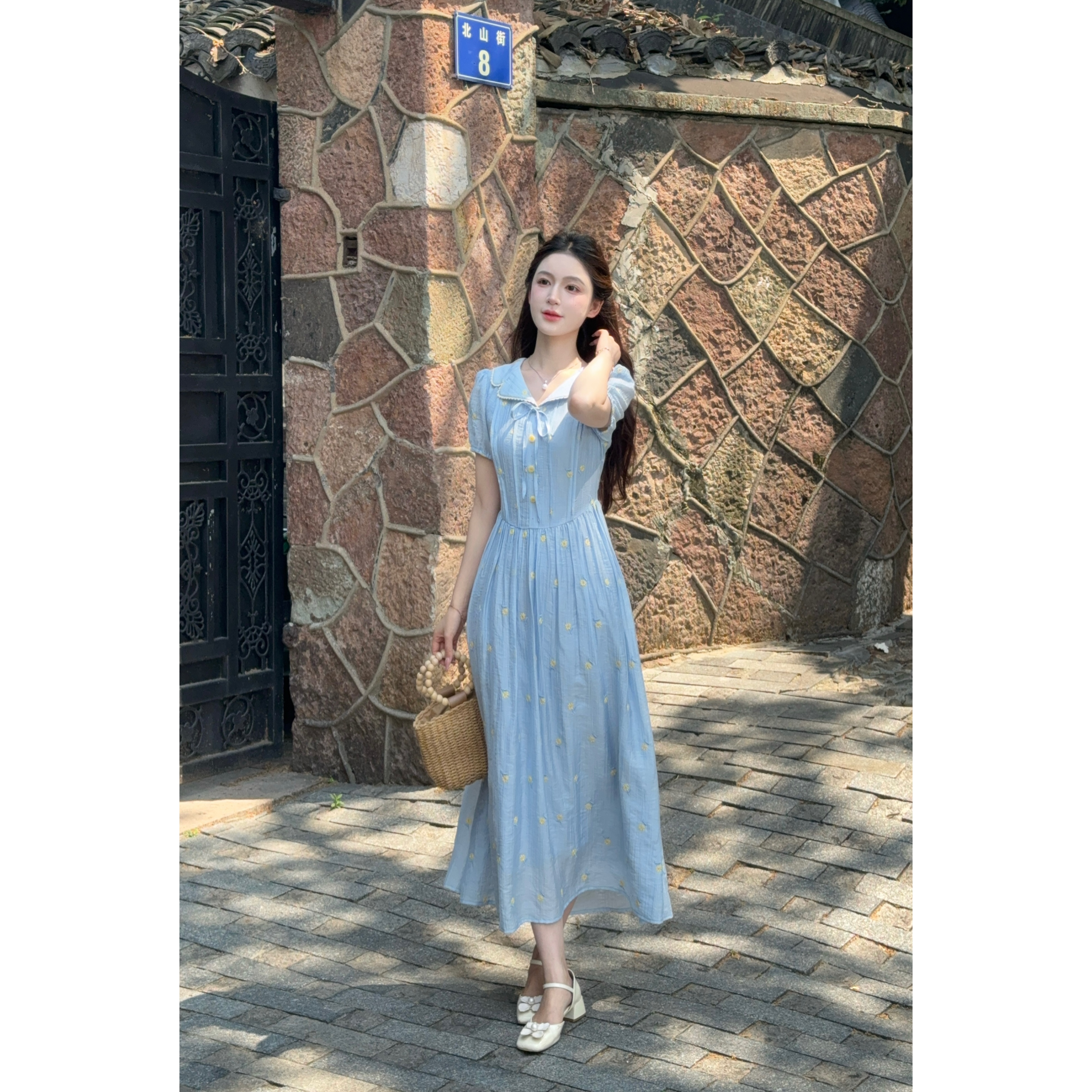 【爱丽丝花园】LiLi法式少女风刺绣花花大摆连衣裙 XMZH7656