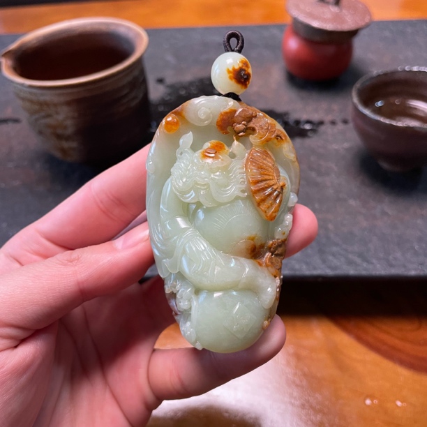 黄白河磨玉俏色巧雕大师工艺141克钟馗手把件皮色一绝玉质细腻