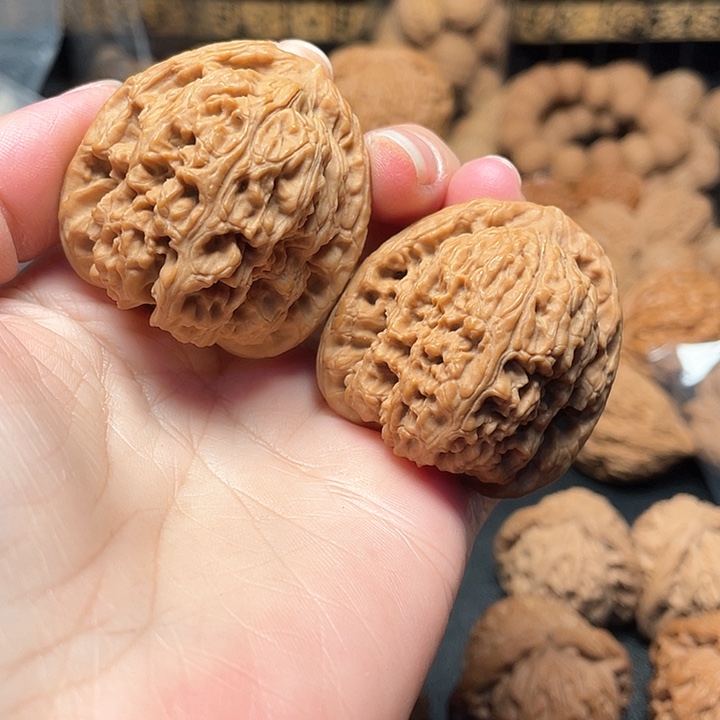 文玩核桃吊坠燕****）南疆石