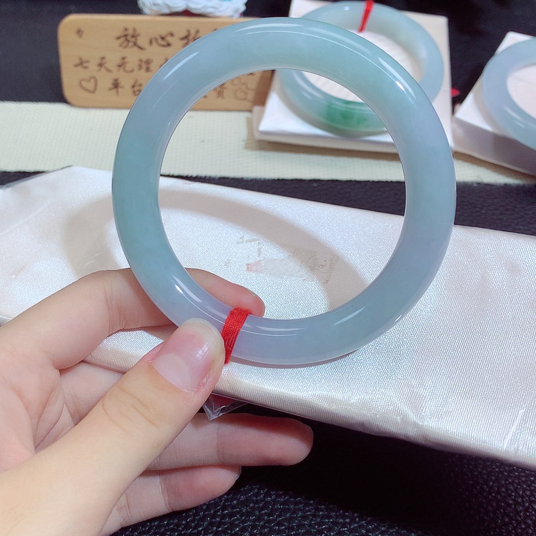 翡翠未镶嵌手镯429