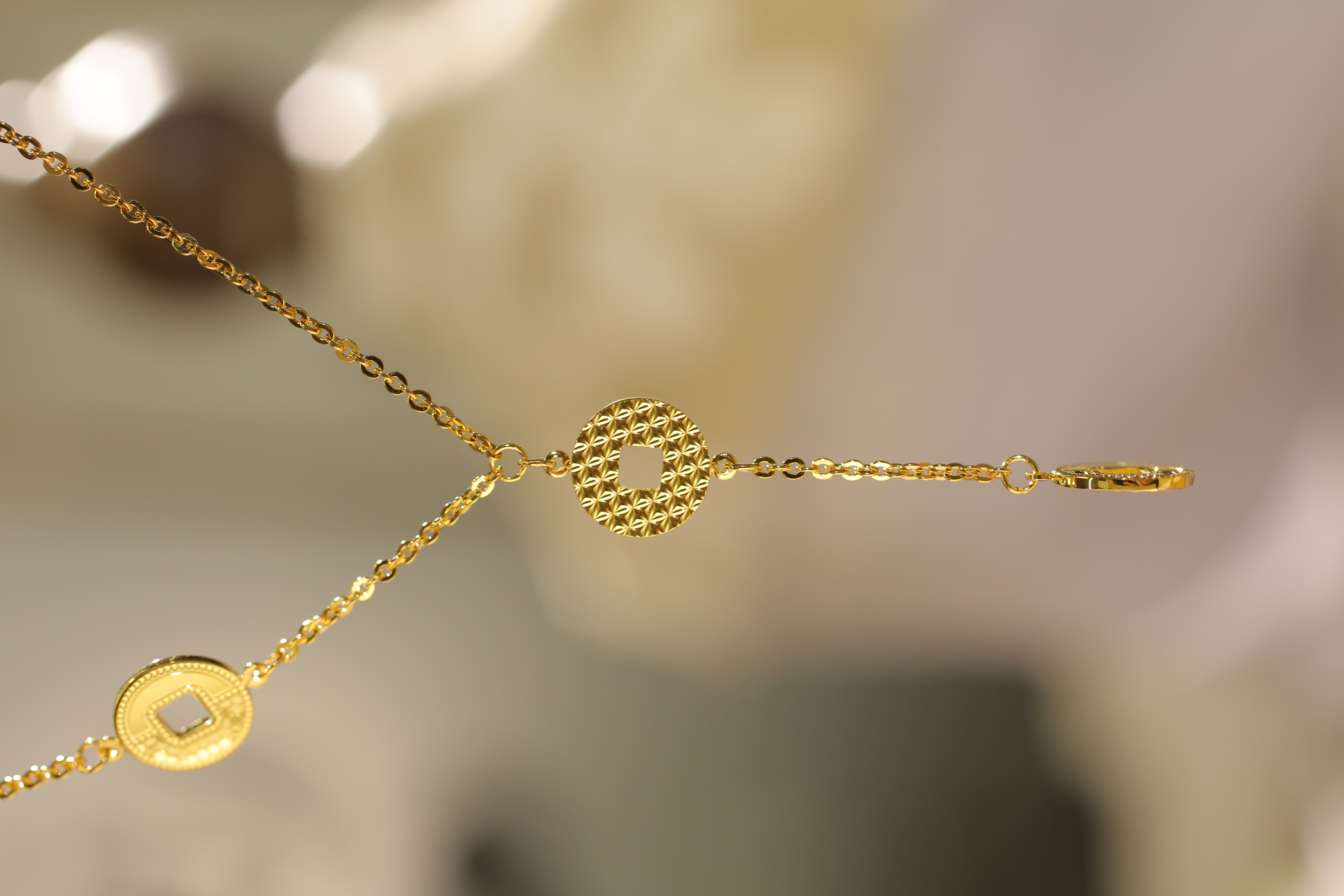 Pt950铂金黄钱币项链轻奢时尚百搭简约金色