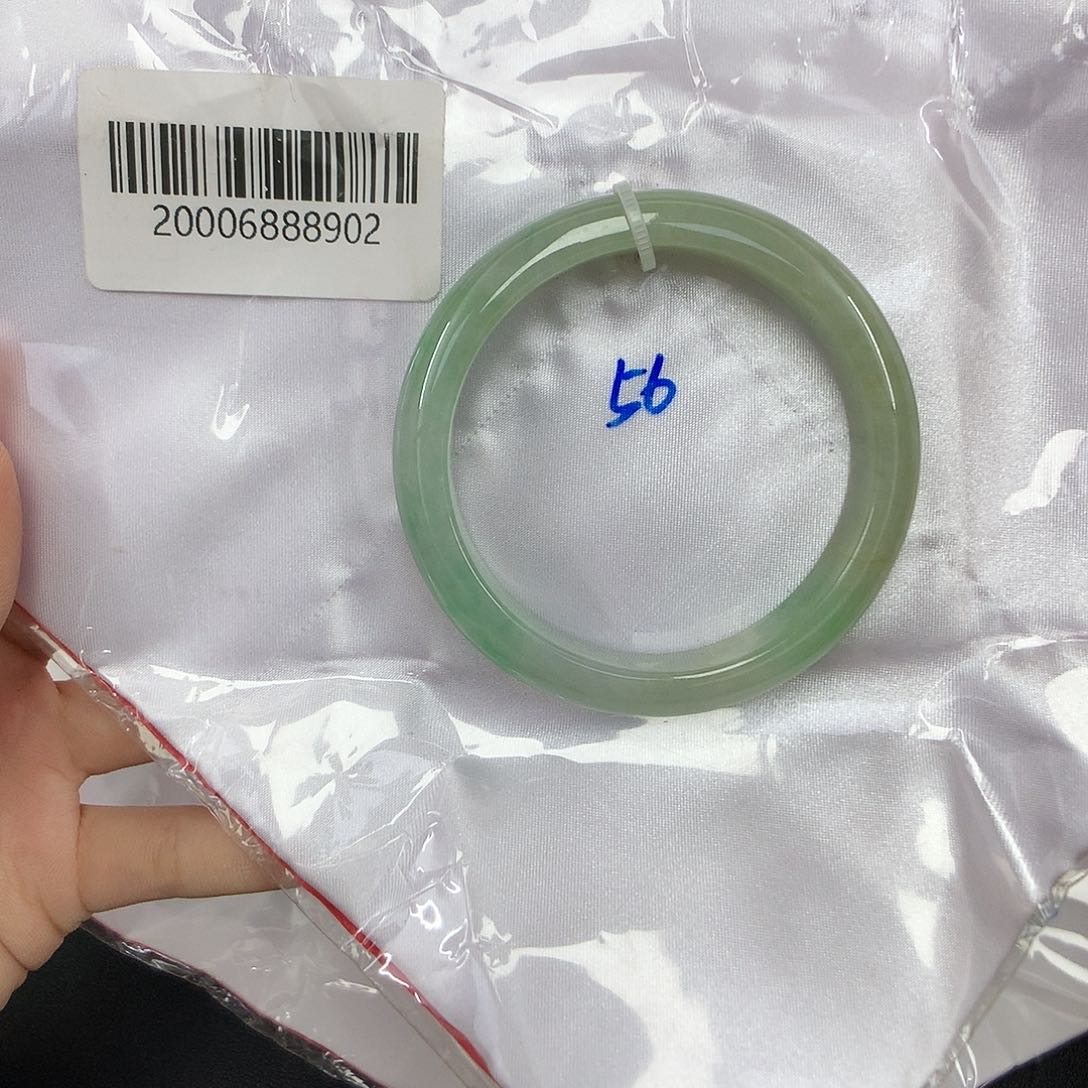翡翠手镯未镶嵌天然缅甸翡翠手镯
