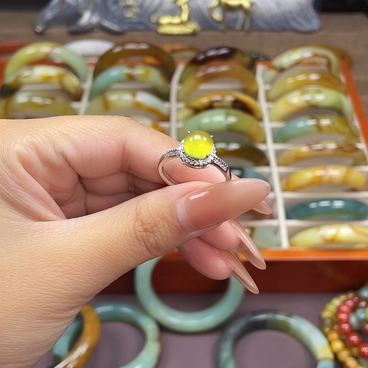 未镶嵌蛇纹石玉手镯