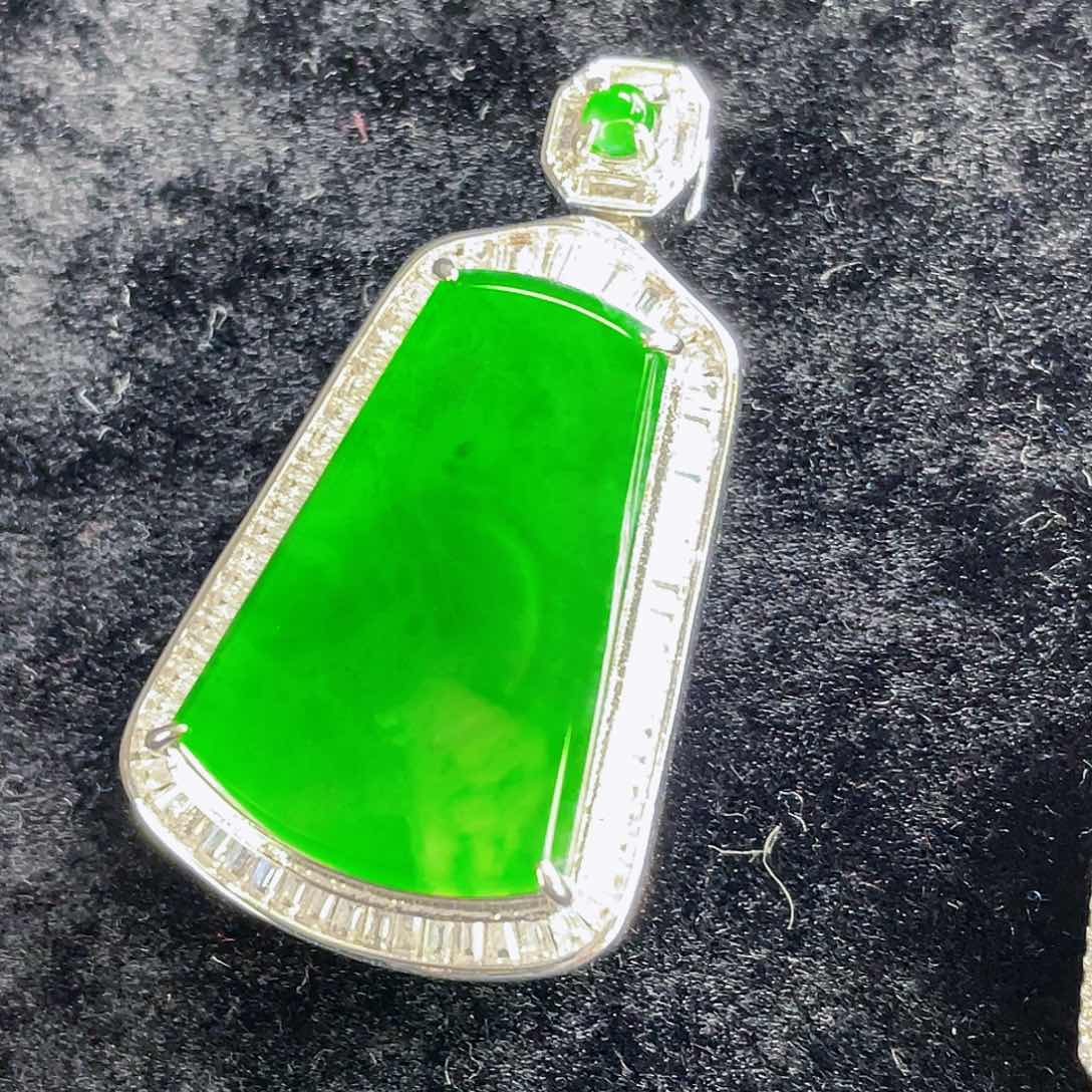 翡翠吊坠(不含链)未镶嵌