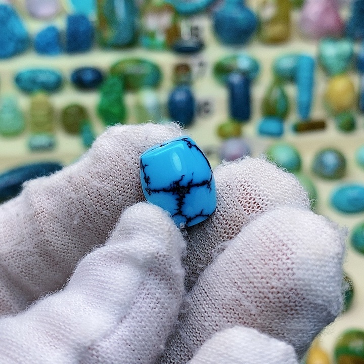 绿松石配饰未镶嵌