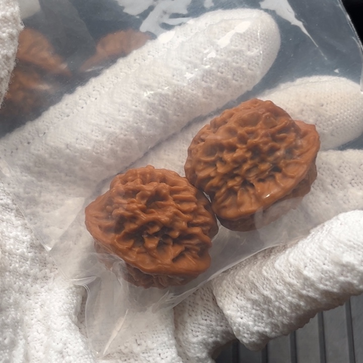 刘****吊坠文玩核桃秦闷