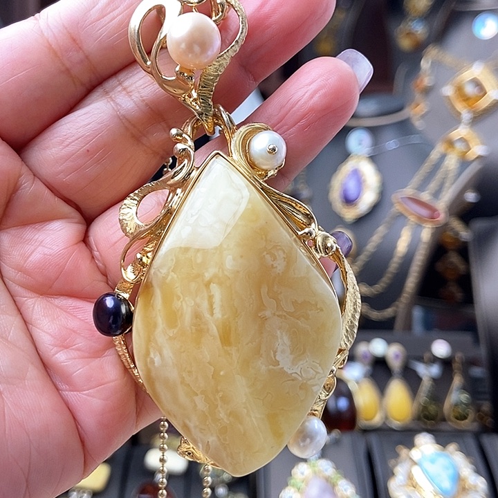 琥珀颈饰银S925镶嵌吊坠